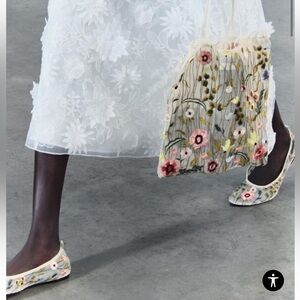 Zara Embroidered Flat Mary Janes. Floral print Size 6.5 us/37 eur NWT